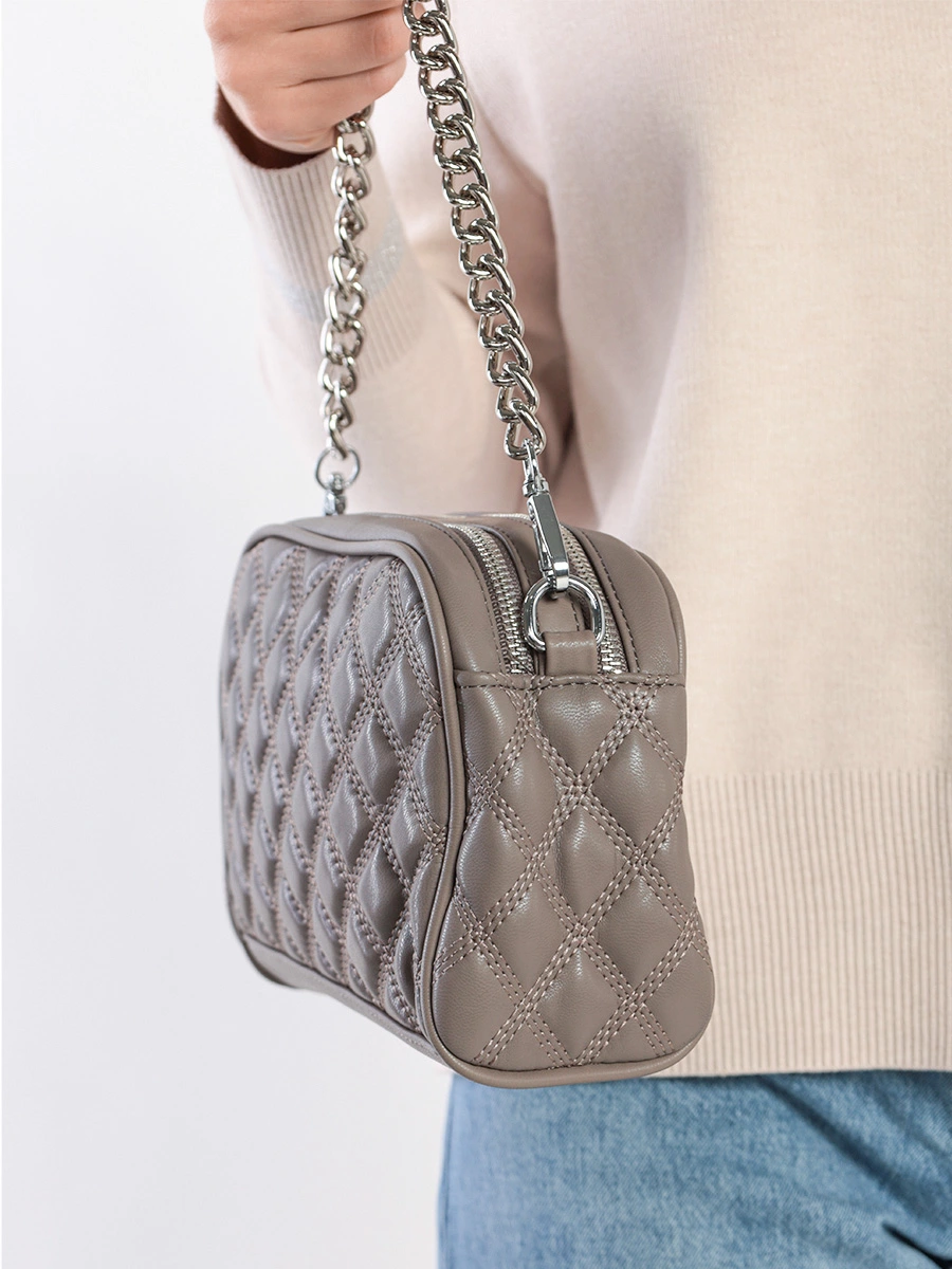 Сумка кроссбоди-мини серого цвета с декоративной строчкой